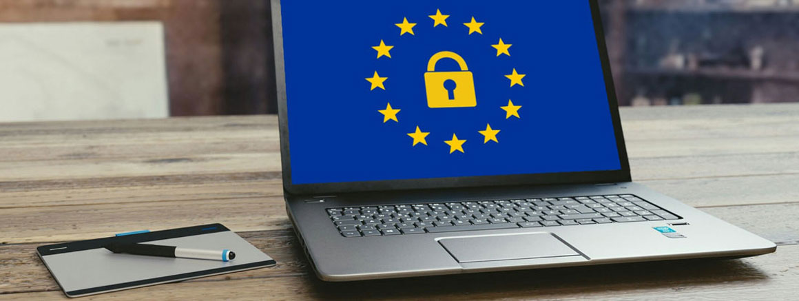 Laptop con il GDPR sul monitor